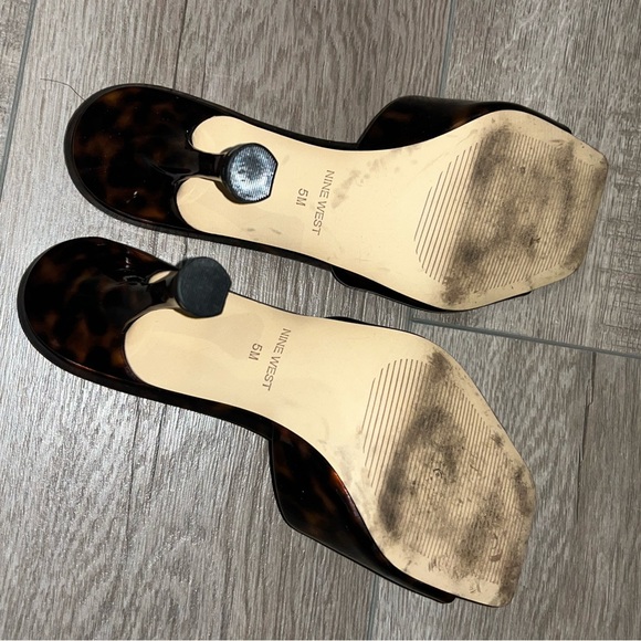 Tortoise sandals - Picture 3 of 3